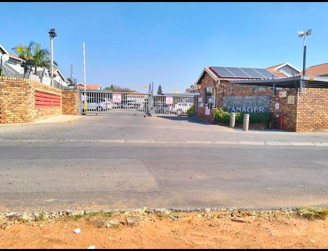 2 BEDROOM APARTMENT FOR SALE IN GLEN MARAIS